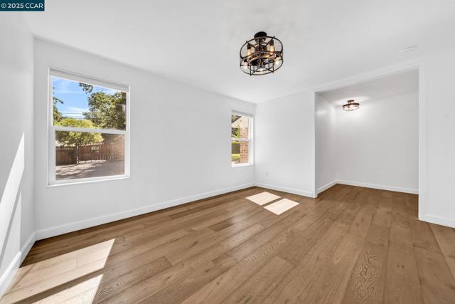 205 Castle Hill Ranch Rd, Walnut Creek CA: https://media.crmls.org/mediaz/5b880484-f829-400d-b497-9fb334a75674.jpg