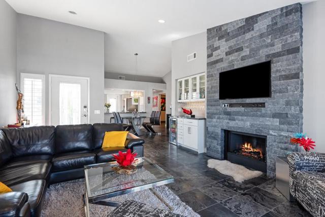 153 Desert Falls E Drive, Palm Desert CA: https://media.crmls.org/mediaz/5b8837c2-d341-45a5-8fca-8121302e3064.jpg