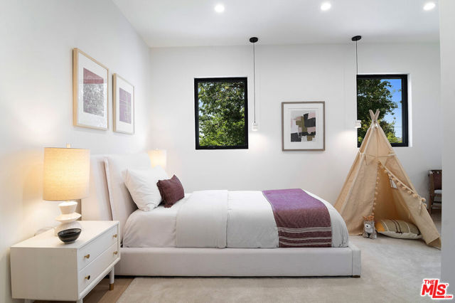 22616 Hatteras Street, Woodland Hills CA: https://media.crmls.org/mediaz/5b88b15b-1b18-4df4-8d3e-9fba3da63691.jpg