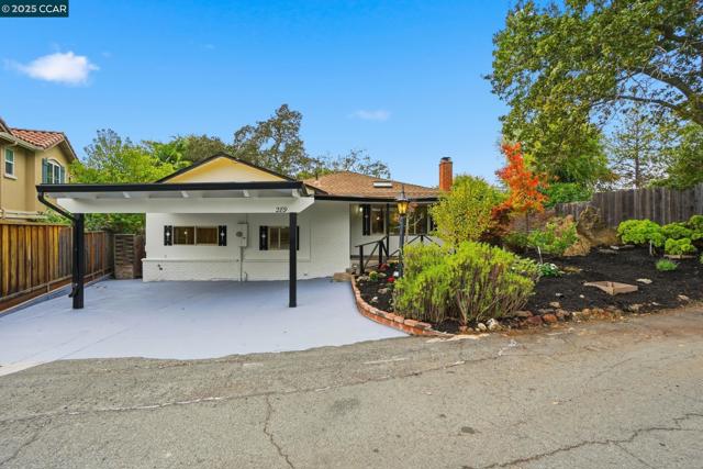 289 Sierra Dr, Walnut Creek CA: https://media.crmls.org/mediaz/5b891b89-b75f-4fce-9e8c-5ce9f04ed82c.jpg