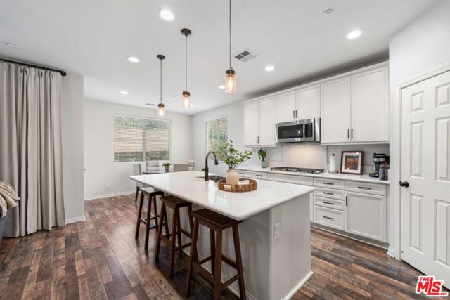 2906 Crocus Place, Palmdale CA: https://media.crmls.org/mediaz/5b8925a8-f752-4eaf-8927-e1751b0b14d1.jpg
