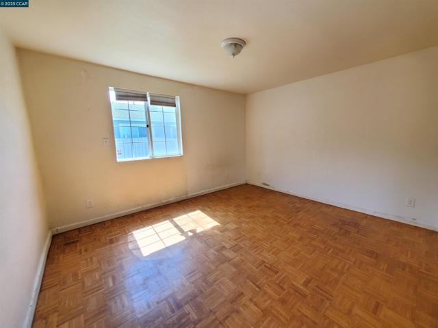 766 38Th St, Richmond CA: https://media.crmls.org/mediaz/5b89407c-5406-40af-8077-1809bdfb8cb3.jpg