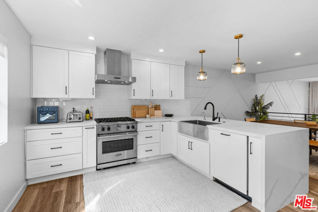 4360 Glencoe Avenue, Marina del Rey CA: https://media.crmls.org/mediaz/5b8952d0-1fbe-45e8-8dbf-1152c8cbc473.jpg