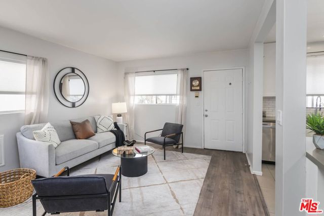 1524 Franklin Street, B photo 3