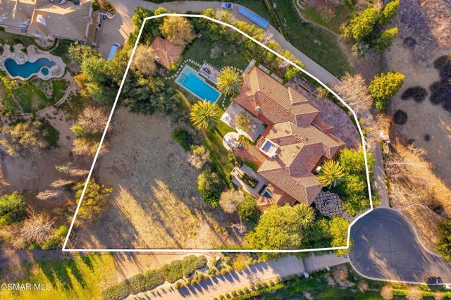 1101 Oak Mirage Place, Westlake Village CA: https://media.crmls.org/mediaz/5b89d3e8-82e4-46fa-9b85-ba06a047cf6b.jpg