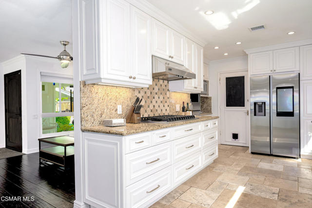 26007 Philrich Circle, Calabasas CA: https://media.crmls.org/mediaz/5b89e4ff-16ba-4e22-b23d-77b17981a005.jpg