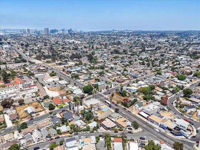 539 45 S 36th Street, San Diego CA: https://media.crmls.org/mediaz/5b89ebe8-da6d-4924-8499-9ecae0c5bebd.jpg