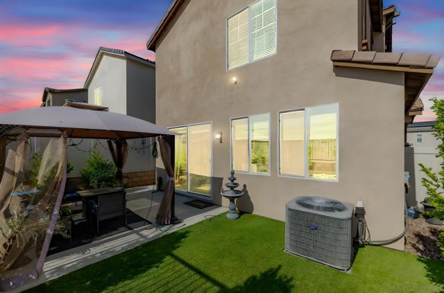 532 Enzo St, Lake Elsinore CA: https://media.crmls.org/mediaz/5b8a6196-c638-4ee2-8939-a8b3e418030a.jpg