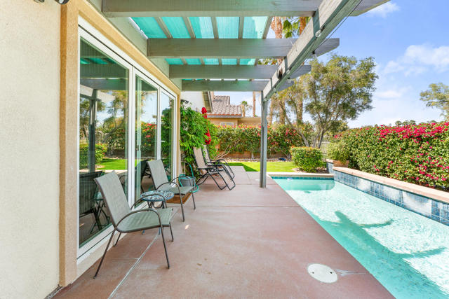 82626 Redford Way, Indio CA: https://media.crmls.org/mediaz/5b8a92c2-e7c0-4390-9f9e-64889e273884.jpg