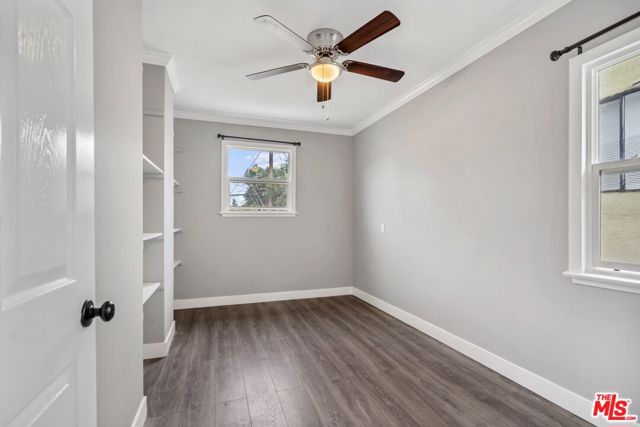 Image 3 of 12 For 6224 De Longpre Avenue 6224 1-2