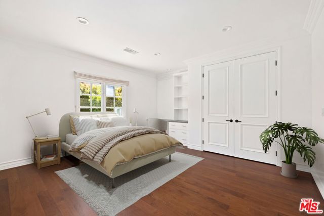 2543 Patricia Avenue, Los Angeles CA: https://media.crmls.org/mediaz/5b8b838e-3b5b-4deb-aede-67cc7c1224c4.jpg