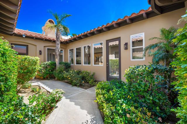 80305 Cedar, La Quinta CA: https://media.crmls.org/mediaz/5b8c00e7-69af-43f8-96e9-04708bc1657c.jpg