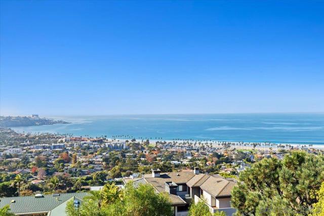 8294 Prestwick Dr, La Jolla CA: https://media.crmls.org/mediaz/5b8c24b7-ff48-43c6-844b-24ea193685c3.jpg