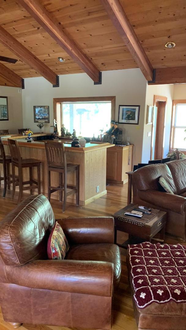 21050 Uvas Road, Morgan Hill CA: https://media.crmls.org/mediaz/5b8c7677-9b92-40dd-a8fa-3abd85324634.jpg