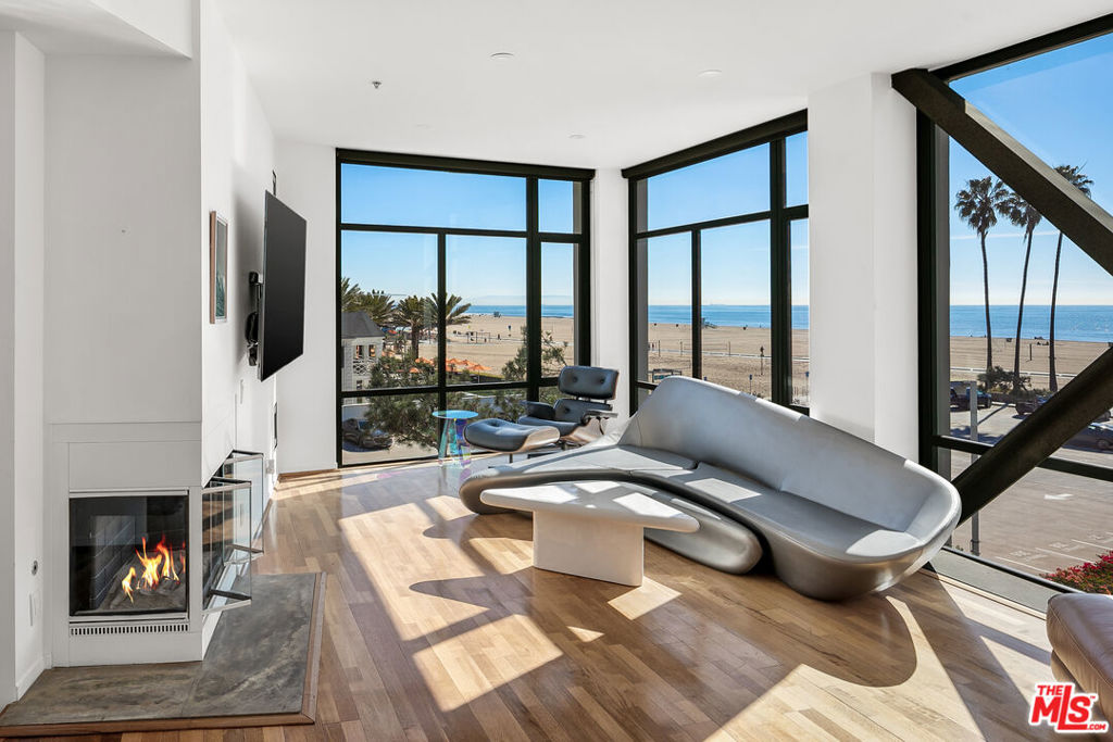 270 Palisades Beach Road 301, Santa Monica, CA 90402