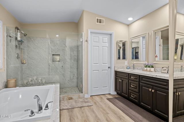 2561 Upper Bay Drive, Oxnard CA: https://media.crmls.org/mediaz/5b8cbbb0-85e2-4751-885e-7f14d0dc3d26.jpg