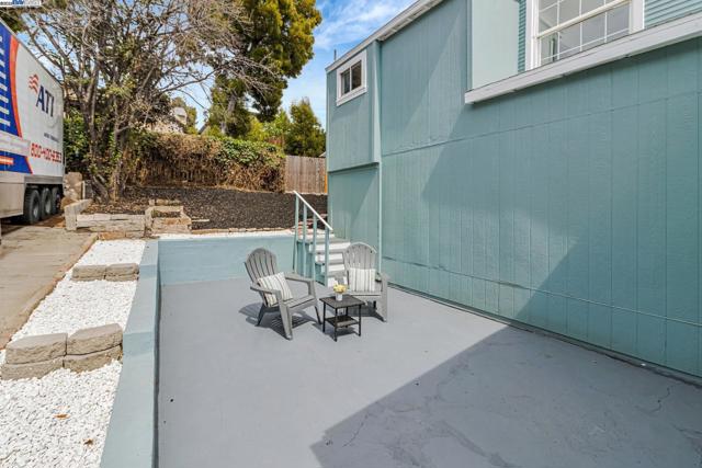 9700 Macarrthur Blvd., Oakland CA: https://media.crmls.org/mediaz/5b8cfe63-bcf1-42cf-994e-d4fbcea2afe0.jpg