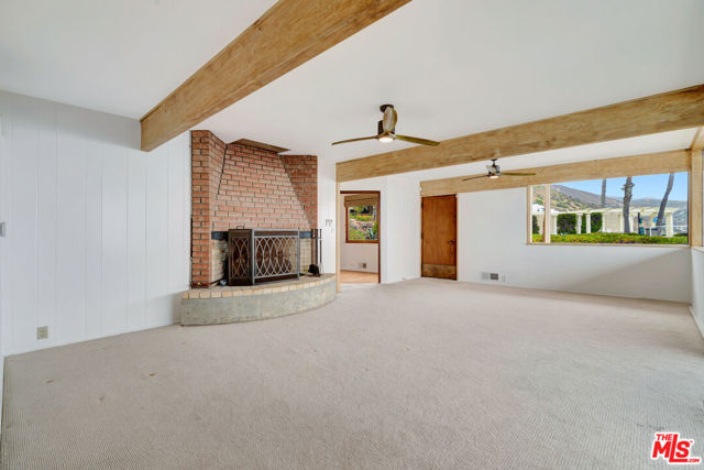 26636 Latigo Shore Drive, Malibu CA: https://media.crmls.org/mediaz/5b8db343-b077-4124-b3fe-bc1129234832.jpg