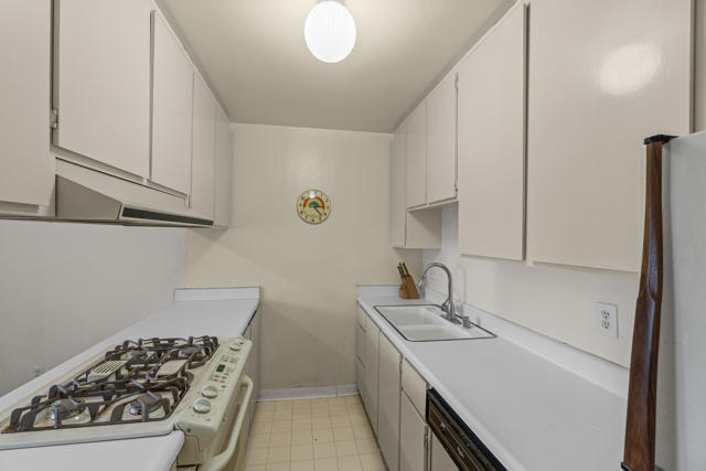 1950 S Palm Canyon, Palm Springs CA: https://media.crmls.org/mediaz/5b8e1b81-1e15-401b-a282-17388e32a412.jpg