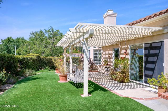 3695 Mapleknoll Place, Thousand Oaks CA: https://media.crmls.org/mediaz/5b8e3572-ff0f-46ac-8fbe-4a131b7e2668.jpg