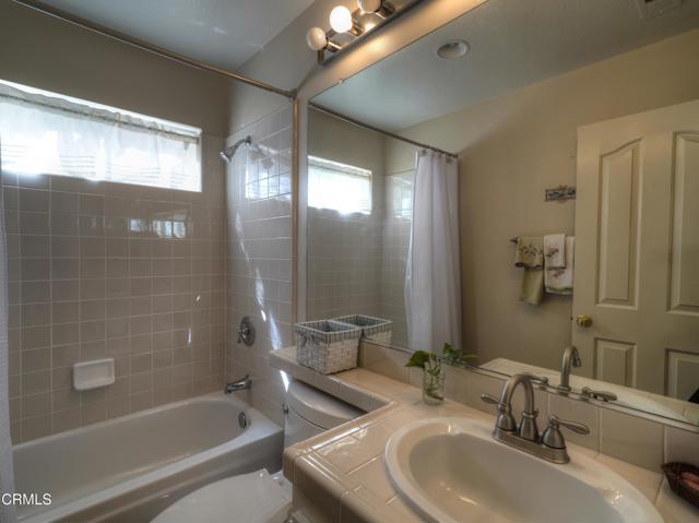 Detail Gallery Image 23 of 54 For 29047 Ironwood Ln, Saugus,  CA 91390 - 3 Beds | 3 Baths