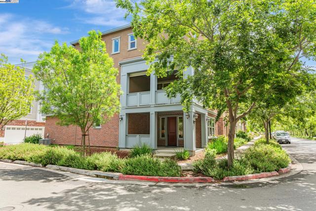 1380 Brookline Loop, Pleasanton CA: https://media.crmls.org/mediaz/5b8ea7a6-7473-4a27-a69b-632f5ada649b.jpg