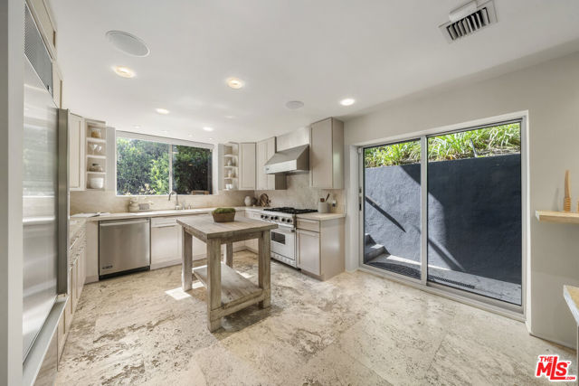 3625 Lowry Road, Los Angeles CA: https://media.crmls.org/mediaz/5b8eccfa-5f96-44ce-bcbf-a335b17f4e5a.jpg