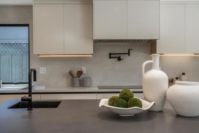 83 Sevilla Drive, Los Altos CA: https://media.crmls.org/mediaz/5b8efef1-9eaa-4b0c-b359-3aa751804e5e.jpg