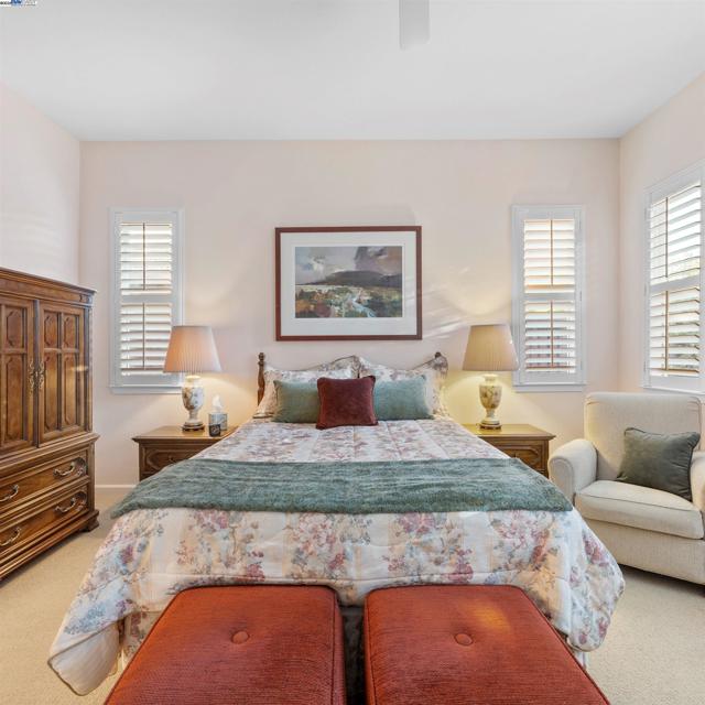 443 Collis St, Brentwood CA: https://media.crmls.org/mediaz/5b8f14a4-dae1-4d51-b27e-6581ea665654.jpg