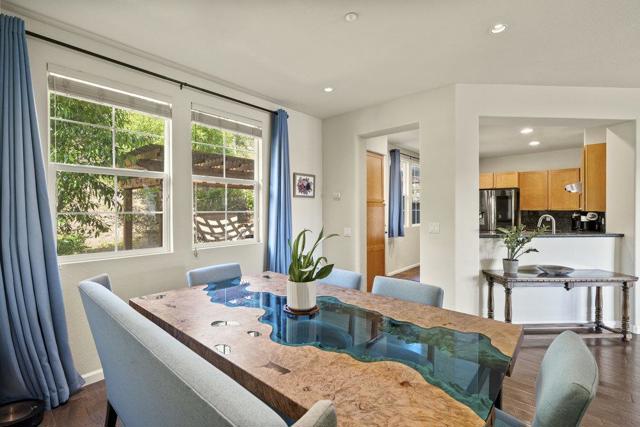978 Martin Trail, Daly City CA: https://media.crmls.org/mediaz/5b8f4fb0-21d1-4240-adfa-bbc88f9ada6a.jpg