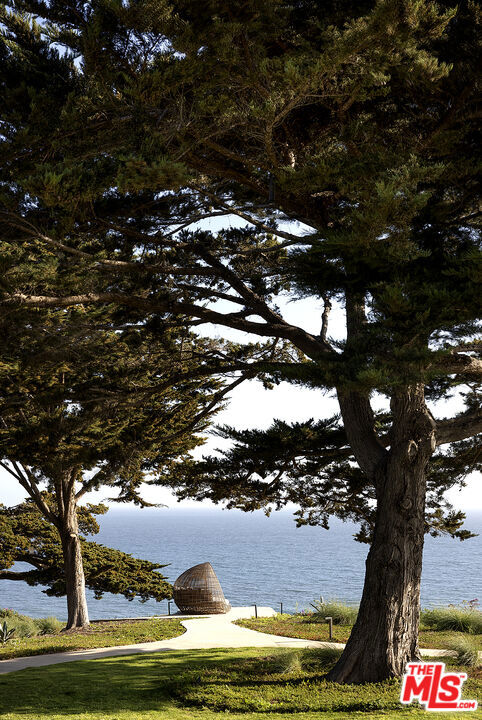 https://media.crmls.org/mediaz/5b8f975a-bcf9-4dc9-9178-09fb9f7b4b4d.jpg?preset=X-Large