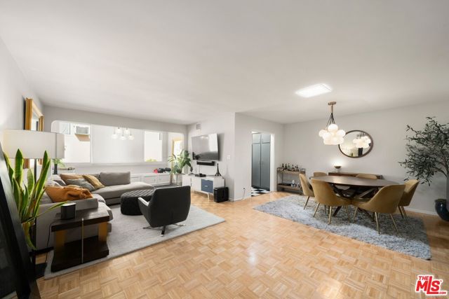 7949 Selma Avenue, Los Angeles CA: https://media.crmls.org/mediaz/5b8fb10e-1633-46fe-b300-9a99538ae516.jpg