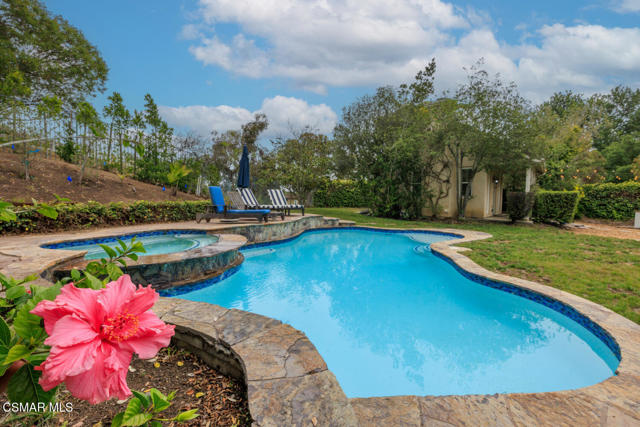 5419 Via Olas, Newbury Park CA: https://media.crmls.org/mediaz/5b8fd0a5-2cbb-4723-a2dd-8c188bcf160b.jpg