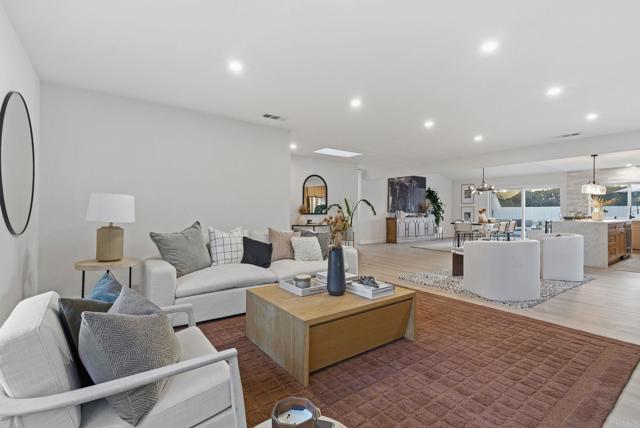 Detail Gallery Image 11 of 41 For 2002 Ladera Ct, Carlsbad,  CA 92009 - 4 Beds | 2 Baths