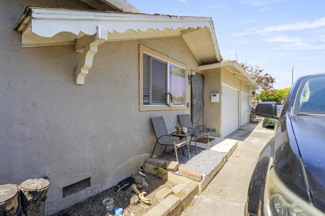 938 College Drive, San Jose CA: https://media.crmls.org/mediaz/5b90815d-9b0c-4386-b900-7f02e4000eee.jpg