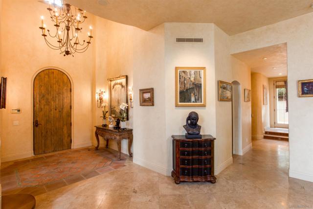 7206 Aviara Drive, Carlsbad CA: https://media.crmls.org/mediaz/5b90ceef-f548-4fb6-9441-cebcbfc9aae9.jpg