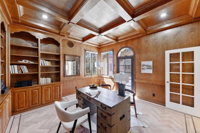 1035 Macadamia Drive, Hillsborough CA: https://media.crmls.org/mediaz/5b91052c-af35-45de-bc3f-6a1afbc2952a.jpg