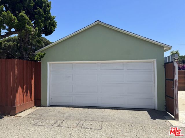 11533 National Boulevard, Los Angeles CA: https://media.crmls.org/mediaz/5b913260-c759-450d-86b5-5203ee0e72a5.jpg
