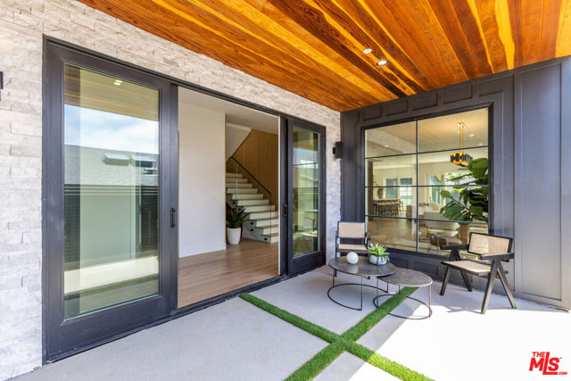 908 Rosecrans Avenue, Manhattan Beach CA: https://media.crmls.org/mediaz/5b916014-8b23-4b78-bb5c-aeaf4881393a.jpg