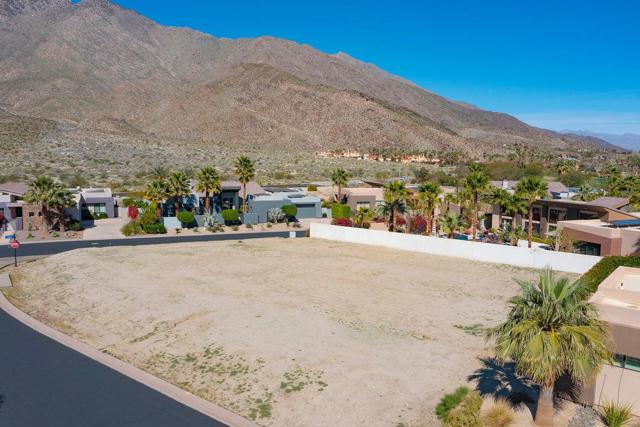 250 Lautner Lane, Palm Springs CA: https://media.crmls.org/mediaz/5b91cab9-5d7b-4dad-9dc2-db017d2ac8de.jpg