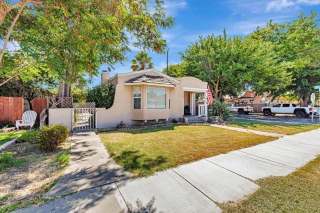 1179 San Benito Street, Hollister CA: https://media.crmls.org/mediaz/5b92fb48-c0cf-4804-9dbe-7881cff26fc7.jpg