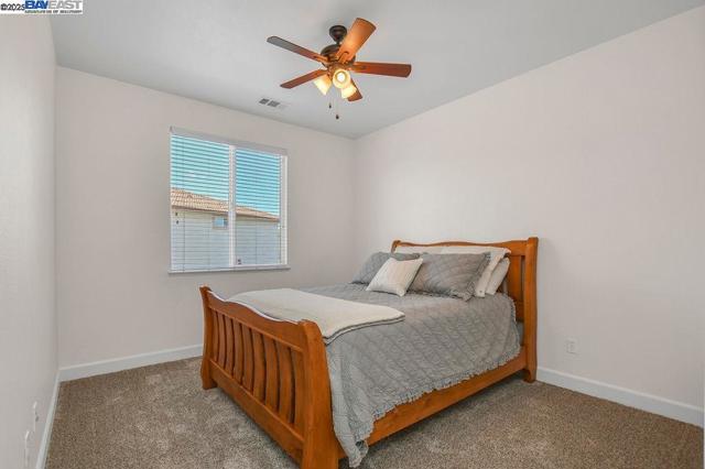 632 Dickinson Ct, Discovery Bay CA: https://media.crmls.org/mediaz/5b93dbd4-aea6-44c2-87eb-5f9d5184b1a7.jpg