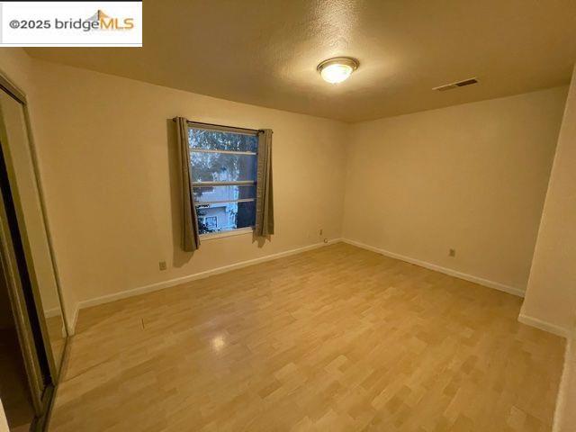 337 Oakland Avenue, Oakland CA: https://media.crmls.org/mediaz/5b945cb5-f7f0-4757-8681-5a7310df747b.jpg