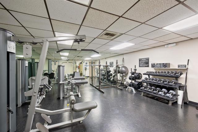 750 State St, San Diego CA: https://media.crmls.org/mediaz/5b946f91-22b5-43e4-a797-1667c0c7b626.jpg