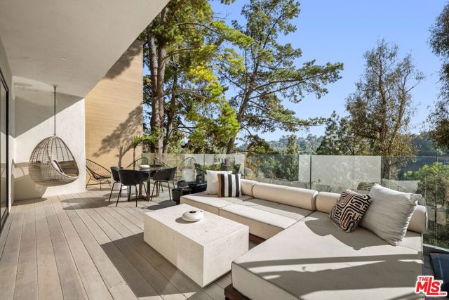 8583 Skyline Drive, Los Angeles CA: https://media.crmls.org/mediaz/5b948742-88b1-4af9-ad32-4c93fcd3dd5f.jpg
