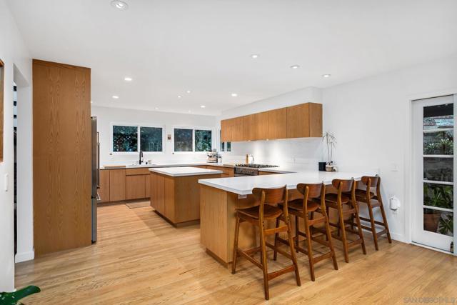 4021 Bernice Dr, San Diego CA: https://media.crmls.org/mediaz/5b9492d5-1b7a-459d-900a-94362a4f2e29.jpg