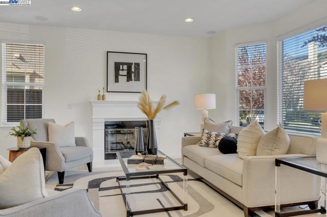 1508 Whispering Oaks Way, Pleasanton CA: https://media.crmls.org/mediaz/5b9548d5-c952-4369-b4e5-6b8ebf3034a6.jpg