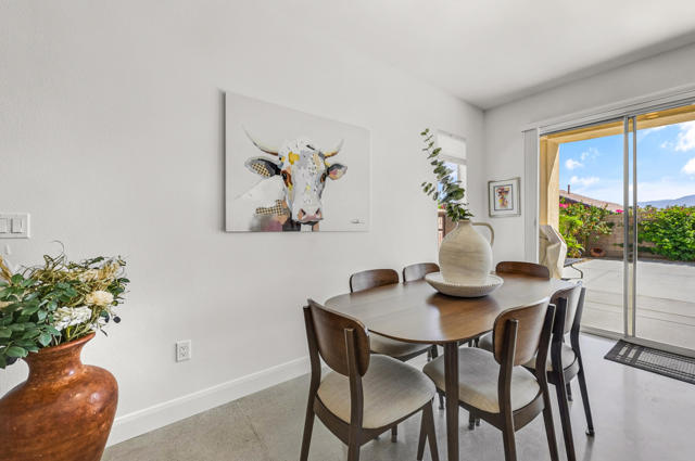 78189 Kensington Avenue, Palm Desert CA: https://media.crmls.org/mediaz/5b957b7b-a585-40f0-a618-a5e2cc054c23.jpg