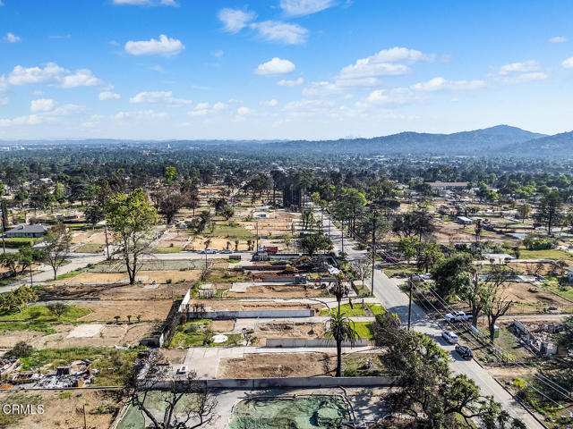 3296 Fair Oaks Ave, Altadena CA: https://media.crmls.org/mediaz/5b95d417-bae6-4212-ad0e-5852b4ae84a4.jpg