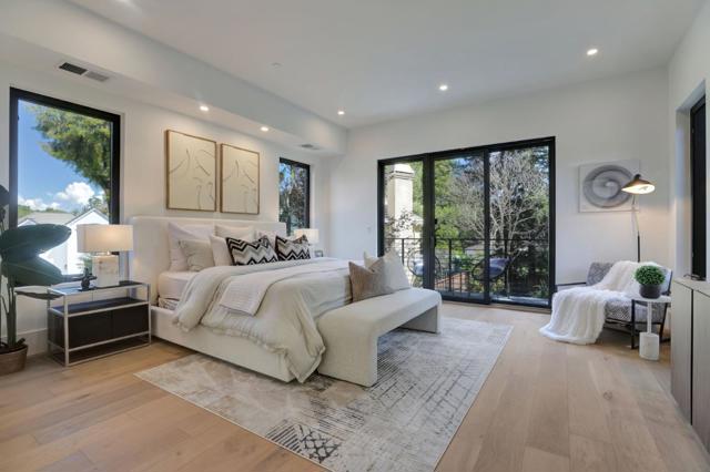 546 9th Avenue, Menlo Park CA: https://media.crmls.org/mediaz/5b973aeb-06b6-4d1d-b546-30cf1320ba7c.jpg